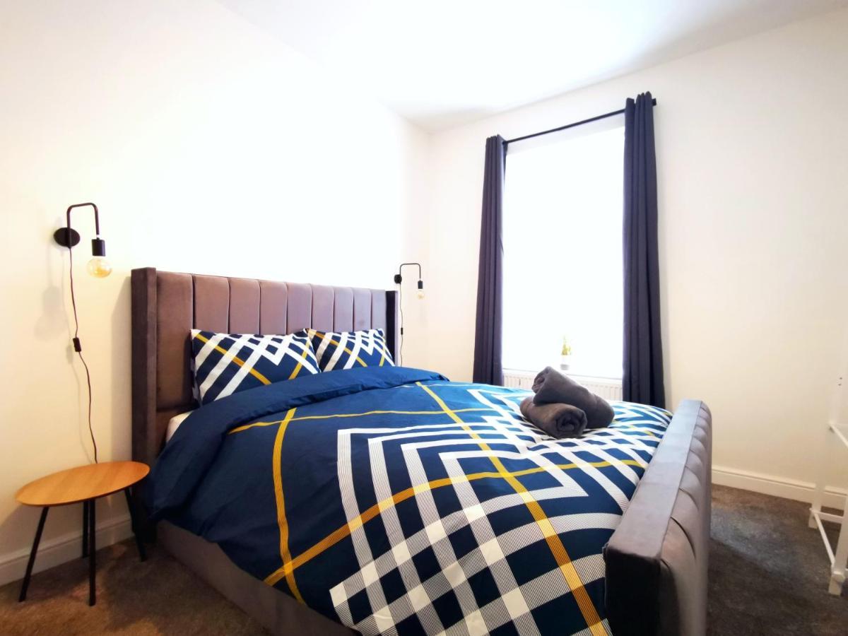 Holiday home The Mellor - With Free Parking 15 Minutes To Centre & Coop Live Arena *