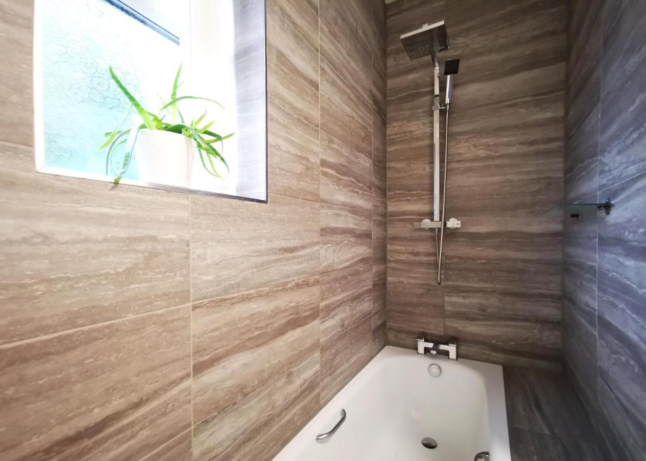 The Mellor - With Free Parking 15 Minutes To Centre & Coop Live Arena Holiday home