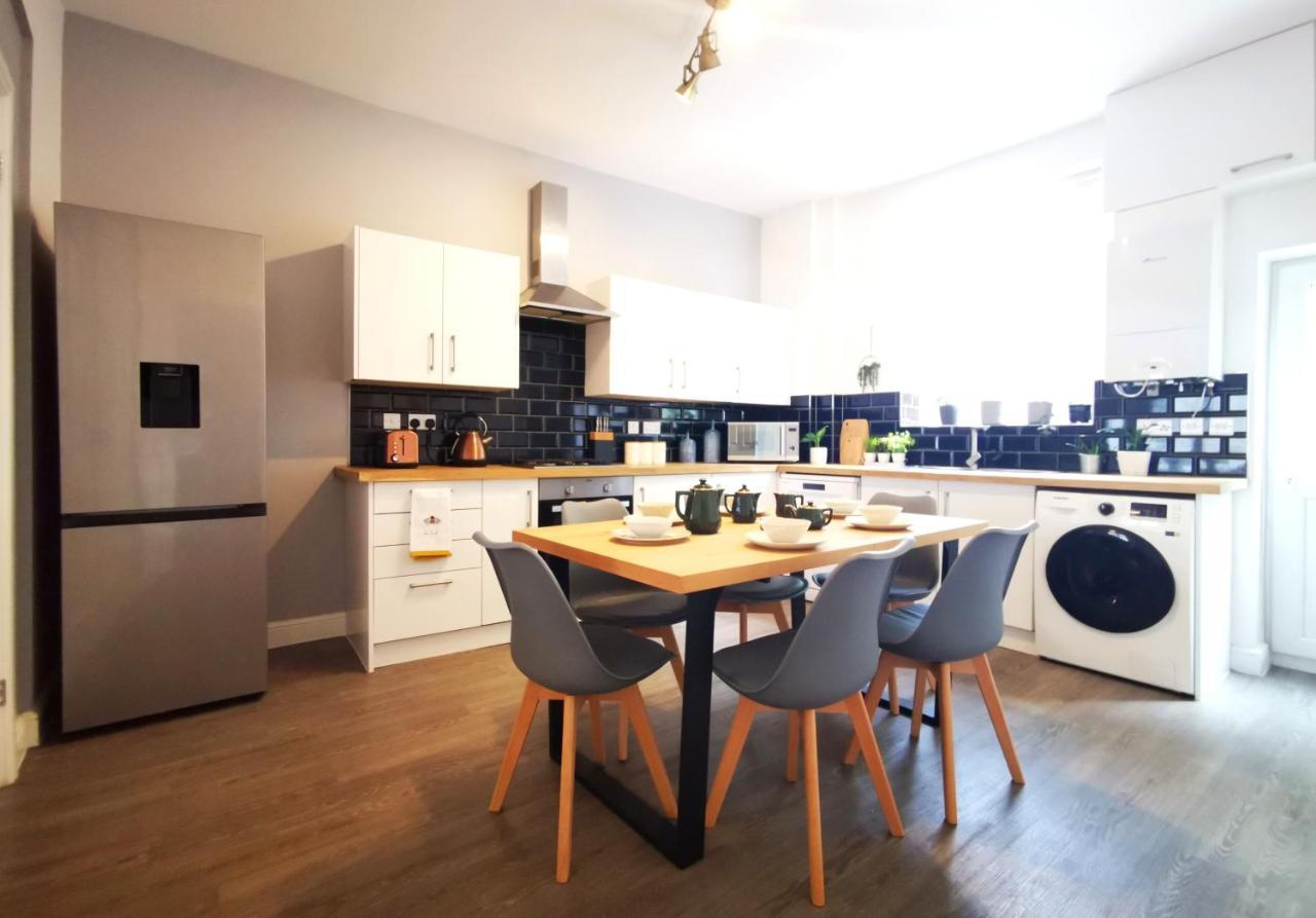Holiday home The Mellor - With Free Parking 15 Minutes To Centre & Coop Live Arena Manchester